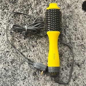 The Double Shot Oval Blow-Dryer Brush